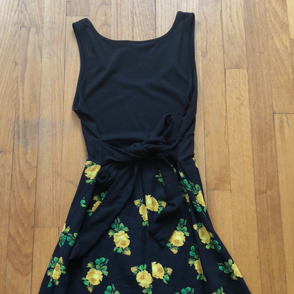 Dress - Picture 4 of 4